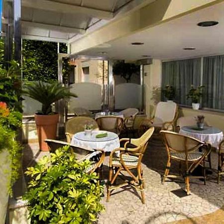 Hotel Acerboli Римини Экстерьер фото