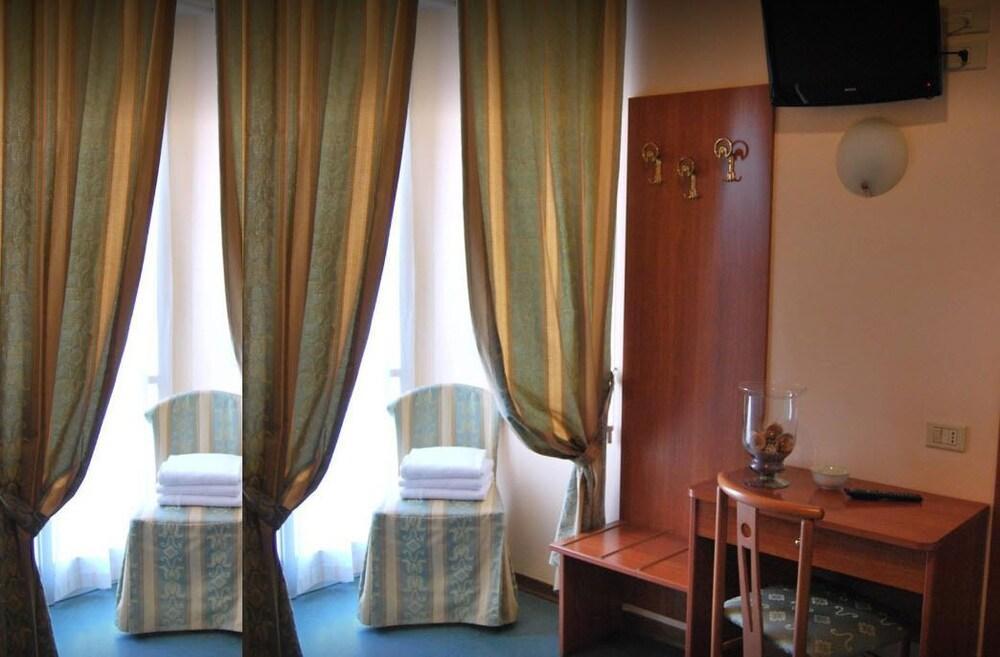 Hotel Acerboli Римини Экстерьер фото