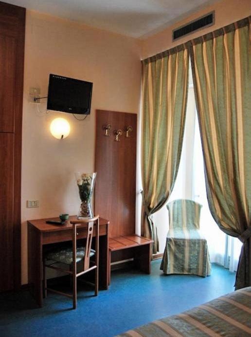 Hotel Acerboli Римини Экстерьер фото