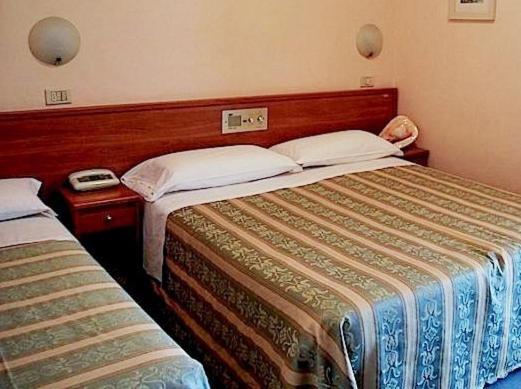 Hotel Acerboli Римини Экстерьер фото