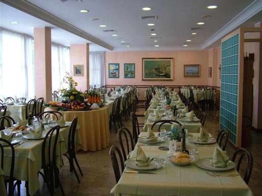 Hotel Acerboli Римини Экстерьер фото